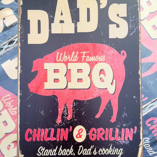 dads bbq world famous chillin grillin 20x30 metalen bord 810596 7434642570592