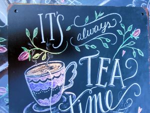 It's always tea time wandbord 20x30 huis tuin en keuken detail