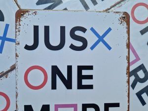 just one more game gamer metalen wandbord onthewall huis tuin terras decoratie