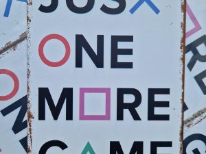 just one more game gamer metalen wandbord onthewall huis tuin terras decoratie