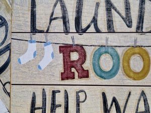 laundry room help wanted metalen wandbord onthewall huis tuin terras decoratie