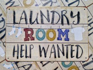 laundry room help wanted metalen wandbord onthewall huis tuin terras decoratie