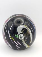 Glazen paperweight zwarte swirl met roze en groen - p13