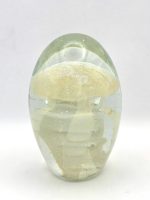 Glazen paperweight met grote goud-witte kwal - p14