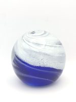 Glazen paperweight paars-blauwe planeet met witte wolken - p18 - Afbeelding 3