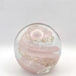 Glazen paperweight roze-gouden swirl - p28