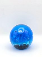 Glazen paperweight blauwe bol met luchtbellen - p3 - Afbeelding 2