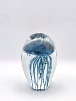 Glazen paperweight met blauw-grijze kwal - p7